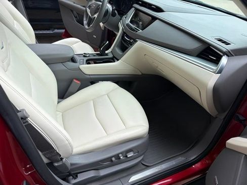 Certified 2024 Cadillac XT5 Premium Luxury AWD/4WD image 27