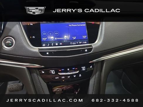 Certified 2024 Cadillac XT5 Luxury FWD image 11