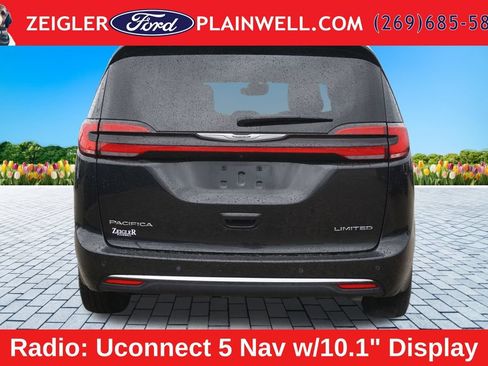 Used 2023 Chrysler Pacifica Limited FWD image 4