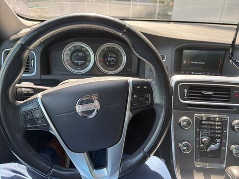 Used 2012 Volvo S60 T5 image 5