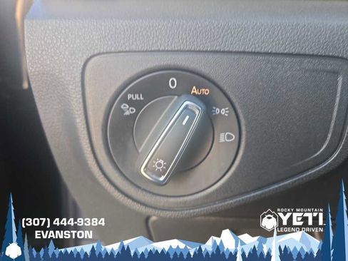 Used 2022 Volkswagen Atlas SEL Premium image 32