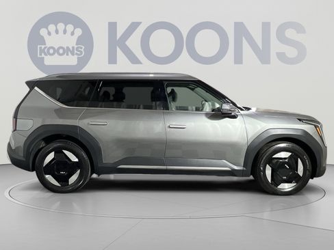 Used 2024 Kia EV9 Wind AWD/4WD image 8