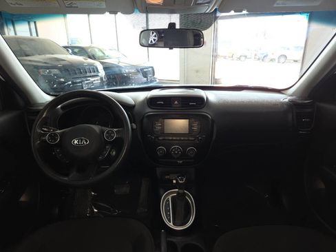 Used 2018 Kia Soul FWD image 22