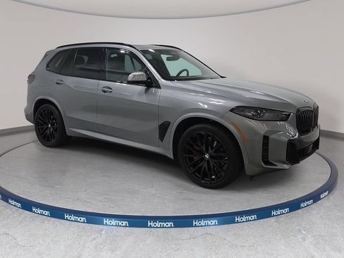 Used 2025 BMW X5 xDrive40i w/ Executive Package AWD/4WD image 3