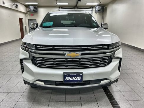 Used 2023 Chevrolet Suburban Premier AWD/4WD image 2