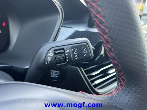 Used 2025 Ford Escape ST-Line FWD image 14