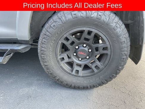 Used 2023 Toyota 4Runner TRD Off-Road Premium w/ Moonroof Package AWD/4WD image 3
