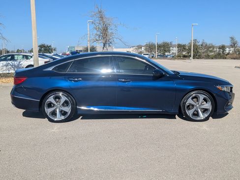 Used 2019 Honda Accord Touring image 4