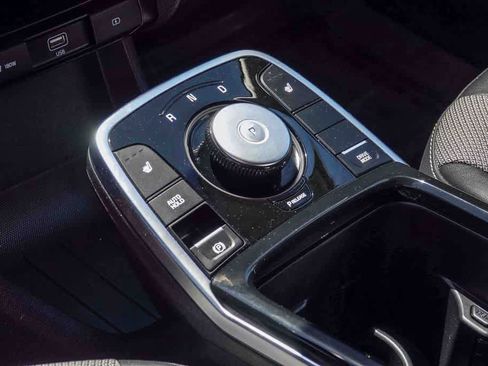 Certified 2022 Kia Niro EX image 18