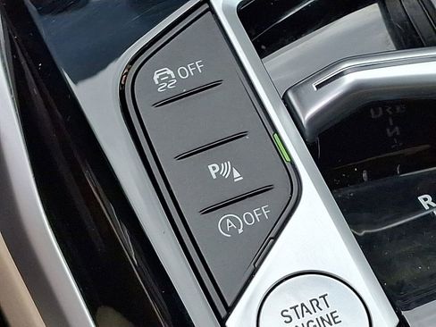 Used 2023 BMW 330i Sedan w/ Premium Package image 27