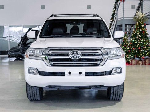 Used 2018 Toyota Land Cruiser image 10