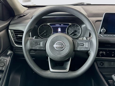 Used 2024 Nissan Rogue S AWD/4WD image 18