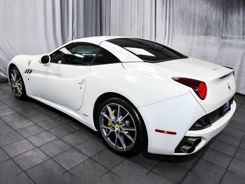 Used 2013 Ferrari California image 5