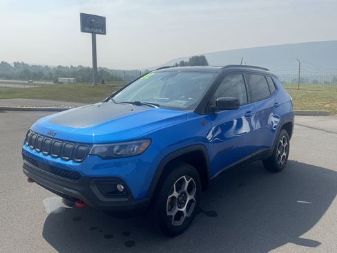 Used 2022 Jeep Compass Trailhawk w/ Trailhawk Convenience Group AWD/4WD image 8