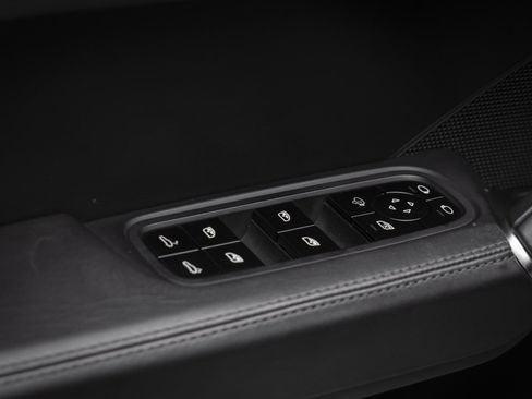 Used 2021 Porsche Cayenne GTS image 18