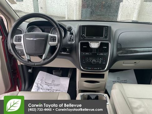 Used 2012 Chrysler Town & Country Touring w/ Entertainment Group #1 FWD image 13