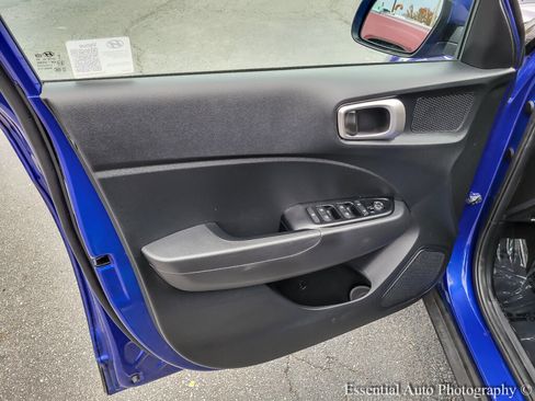 Used 2024 Hyundai Venue SEL image 26