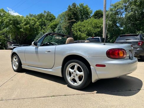 Used 2000 MAZDA MX-5 Miata image 3