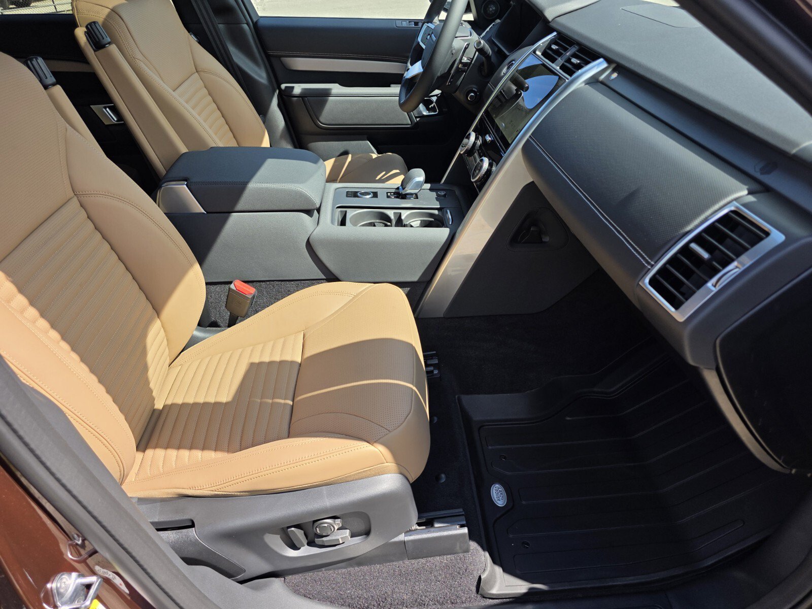 New 2026 Land Rover Discovery Limited Edition AWD/4WD image 3