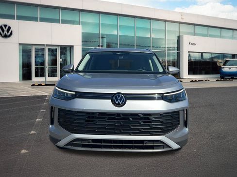 Certified 2026 Volkswagen Tiguan SE AWD/4WD image 2