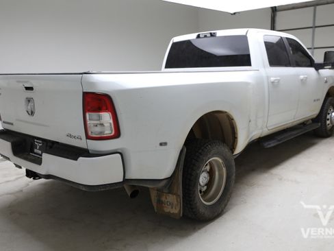 Used 2024 RAM 3500 Big Horn w/ Sport Appearance Package AWD/4WD image 4