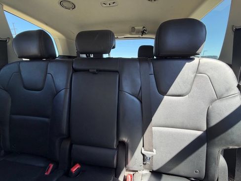Used 2023 Kia Telluride LX FWD image 10