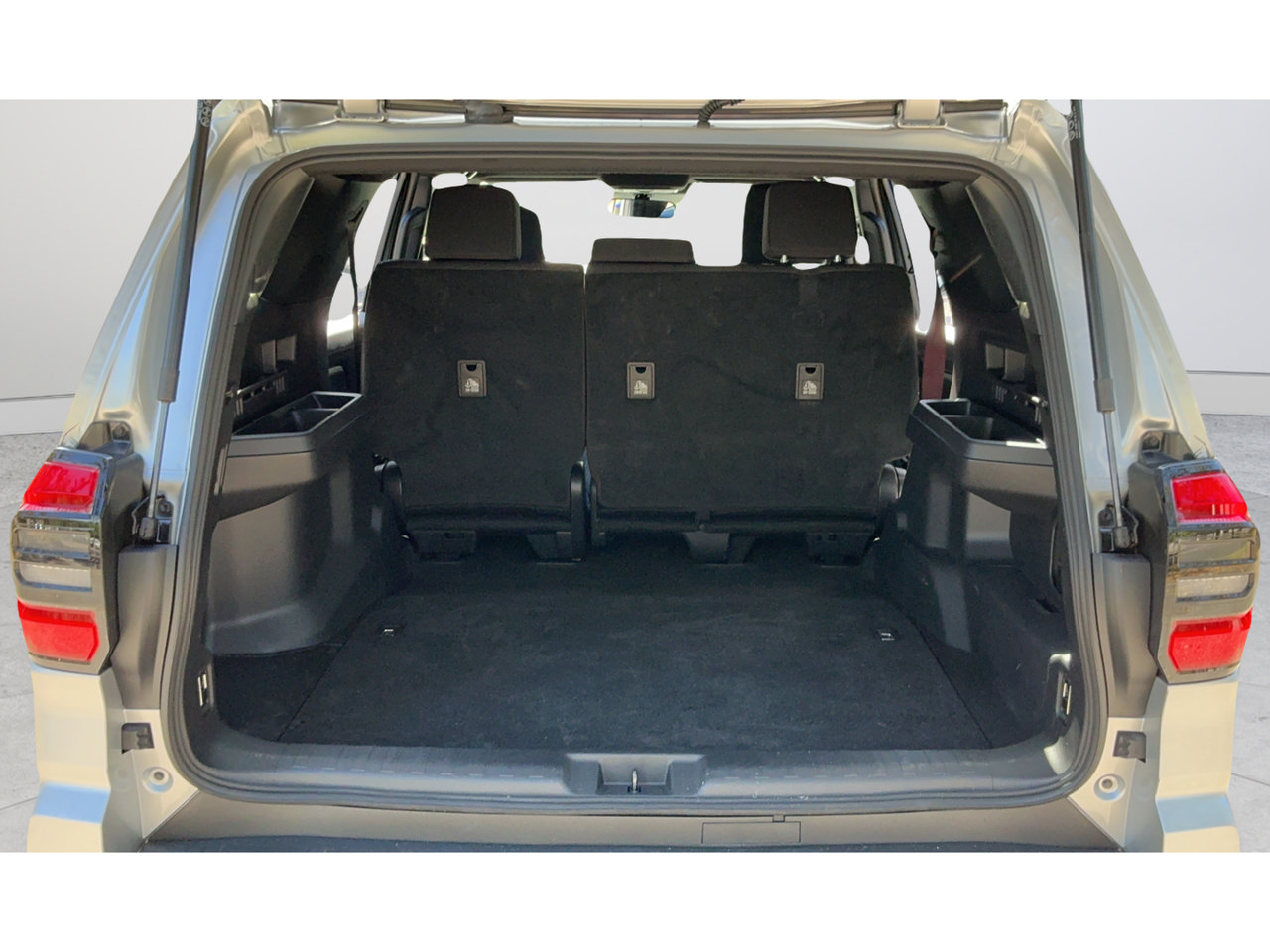 Used 2026 Toyota 4Runner SR5 RWD image 22
