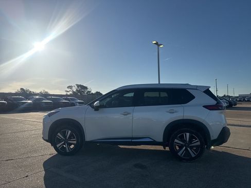 Certified 2023 Nissan Rogue SL w/ SL Premium Package FWD image 13
