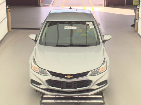 Used 2016 Chevrolet Cruze LS image 2