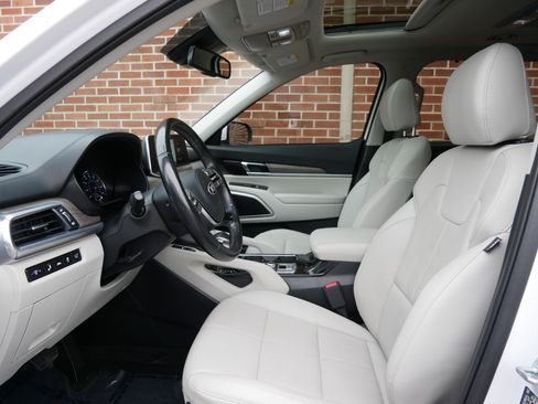 Used 2021 Kia Telluride EX w/ EX Premium Package AWD/4WD image 6