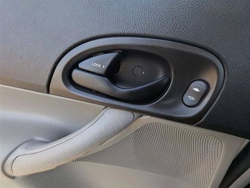 Used 2007 Ford Focus SE FWD image 20