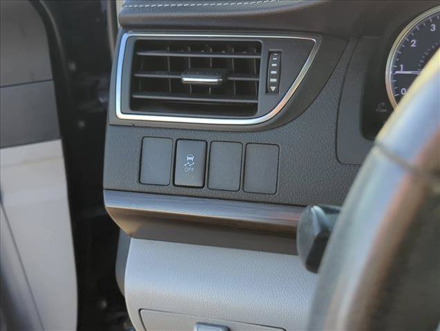 Used 2016 Toyota Camry XLE FWD image 13