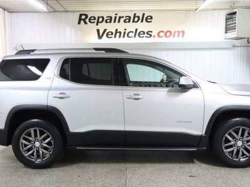 Used 2017 GMC Acadia SLT image 4