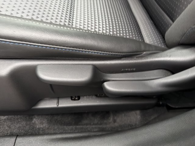 Used 2024 Chevrolet Trax LT w/ LT Convenience Package FWD image 16
