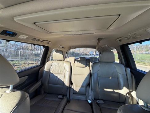 Used 2012 Honda Odyssey Touring Elite image 19
