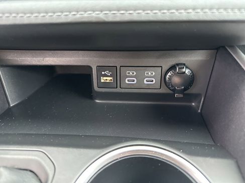 Used 2024 Toyota Highlander LE image 28