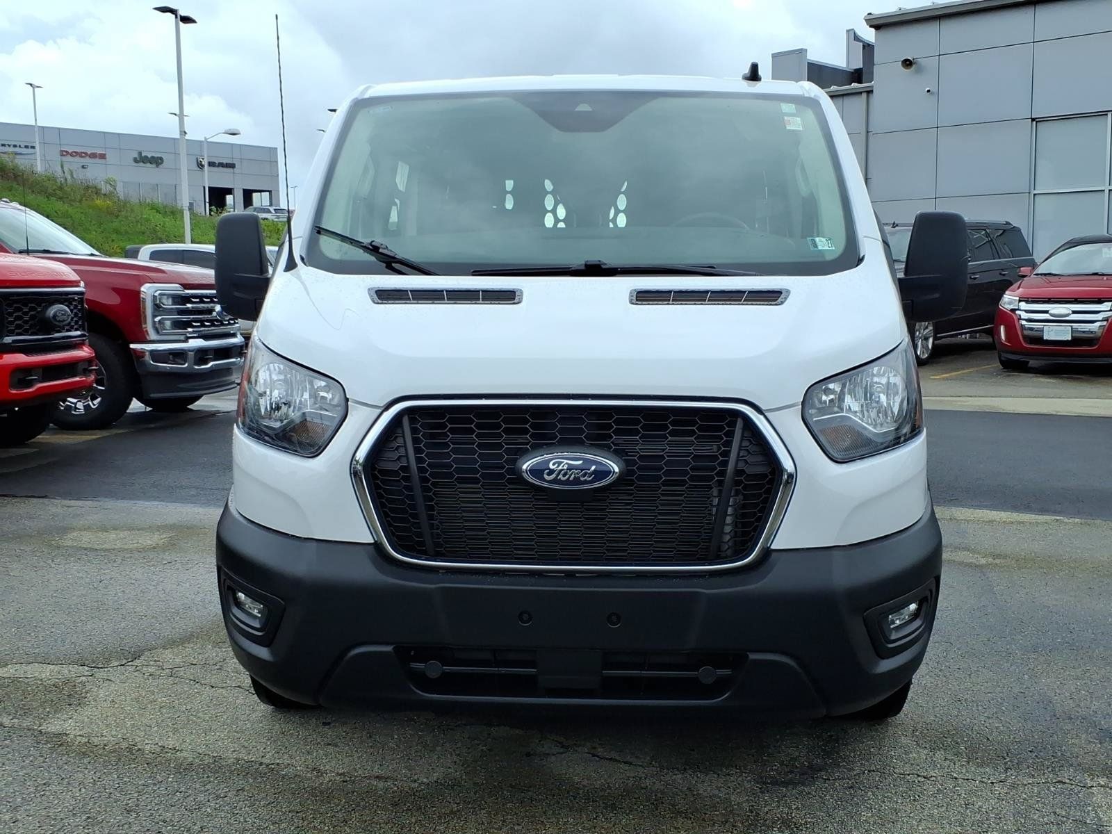 Used 2025 Ford Transit 250 Low Roof w/ Exterior Upgrade Package RWD image 2