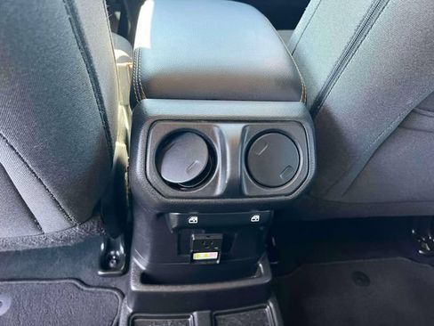 Used 2024 Jeep Wrangler Unlimited Sahara AWD/4WD image 27