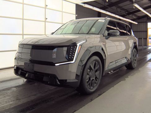 Used 2026 Kia EV9 Land w/ Nightfall Edition Package image 1