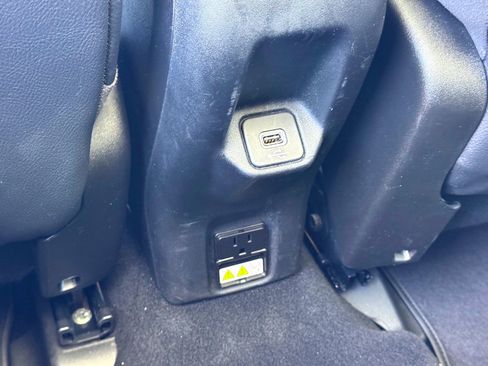 Used 2018 Jeep Renegade Limited w/ UConnect 8.4 Nav Group image 19