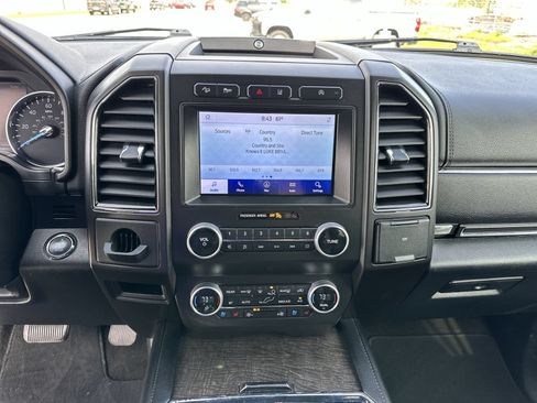 Used 2021 Ford Expedition Max Limited AWD/4WD image 13