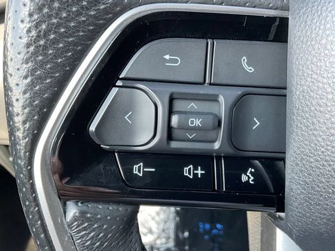 Used 2023 Toyota Tundra Platinum w/ Advanced Package AWD/4WD image 12