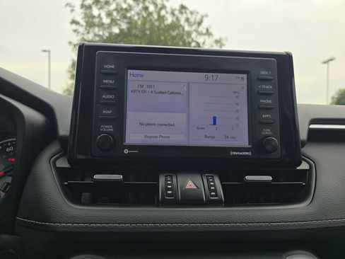 Used 2022 Toyota RAV4 XLE Premium image 27