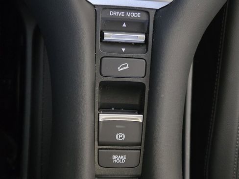 Used 2023 Honda HR-V EX-L image 39