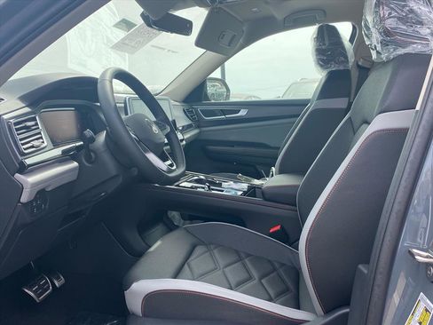 New 2026 Volkswagen Atlas Peak Edition AWD/4WD image 7