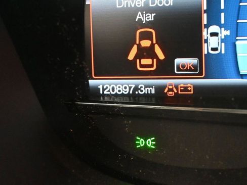 Used 2019 Ford Explorer XLT w/ Equipment Group 202A AWD/4WD image 13