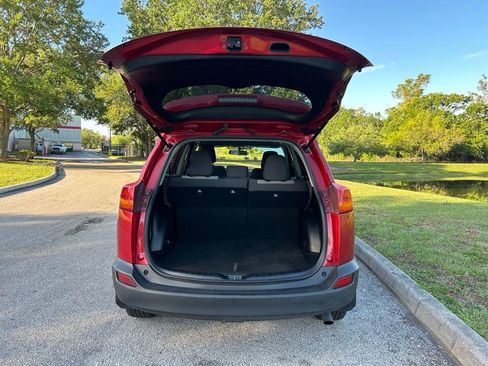 Used 2014 Toyota RAV4 XLE image 10