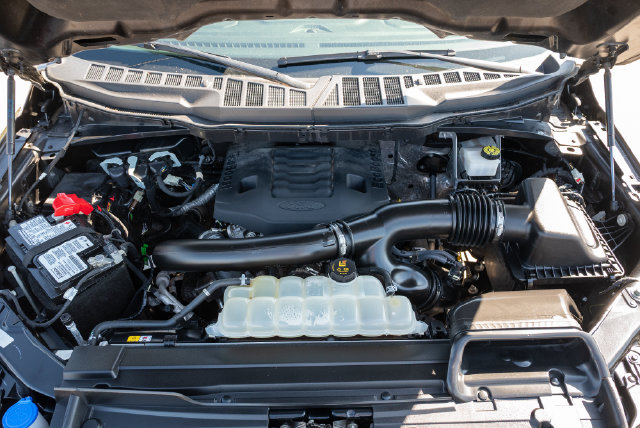 Used 2023 Ford F150 4x4 SuperCrew image 3