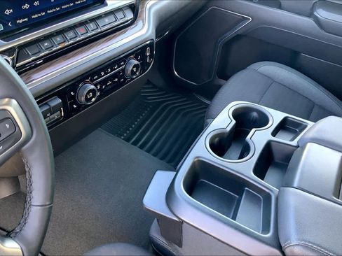 Used 2025 Chevrolet Silverado 1500 LT image 16