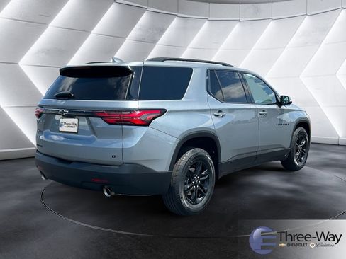 Certified 2023 Chevrolet Traverse LT FWD image 5